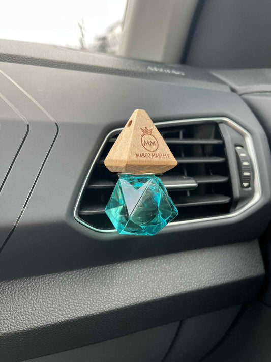 Så får du bilen att dofta fräscht – städtips och guide till rätt bildoft